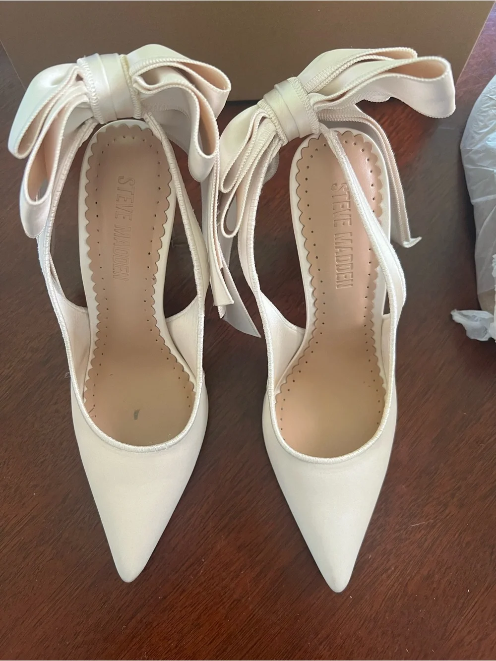 Steve Madden Ivory Teacup Satin Heels Size 6.5